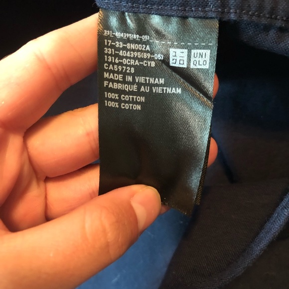 Uniqlo slim fit navy button down - Picture 3 of 10